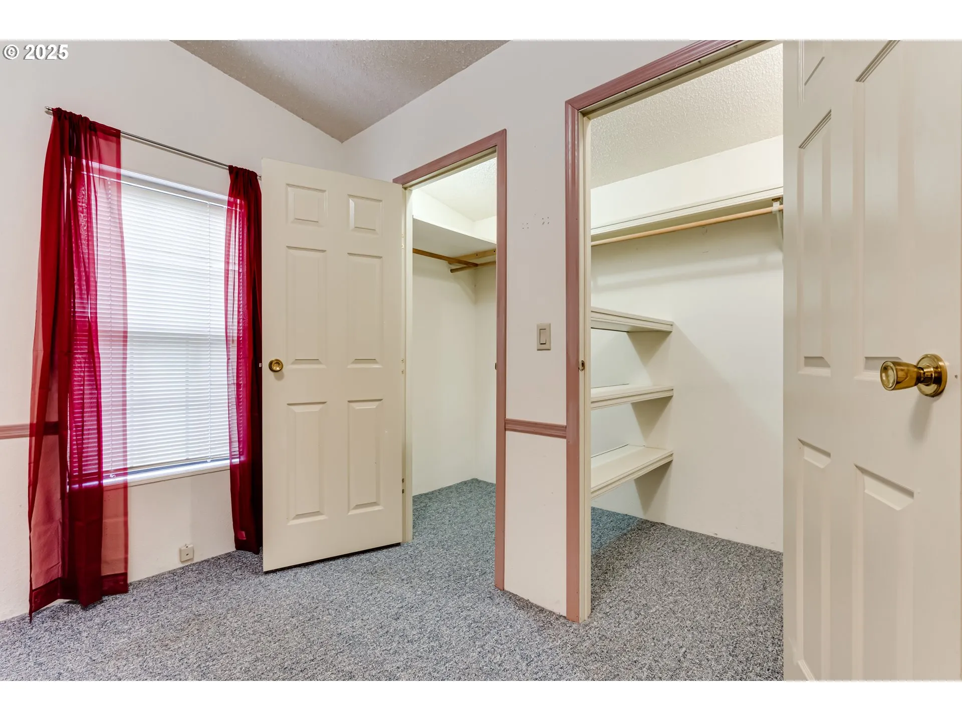 Bedroom, Primary-Walk-In Closet
