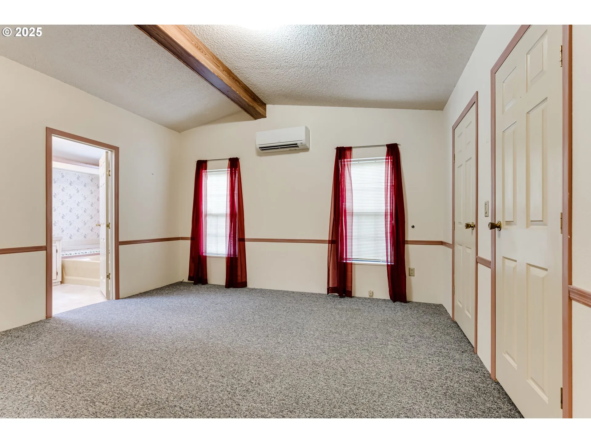 Bedroom, Primary