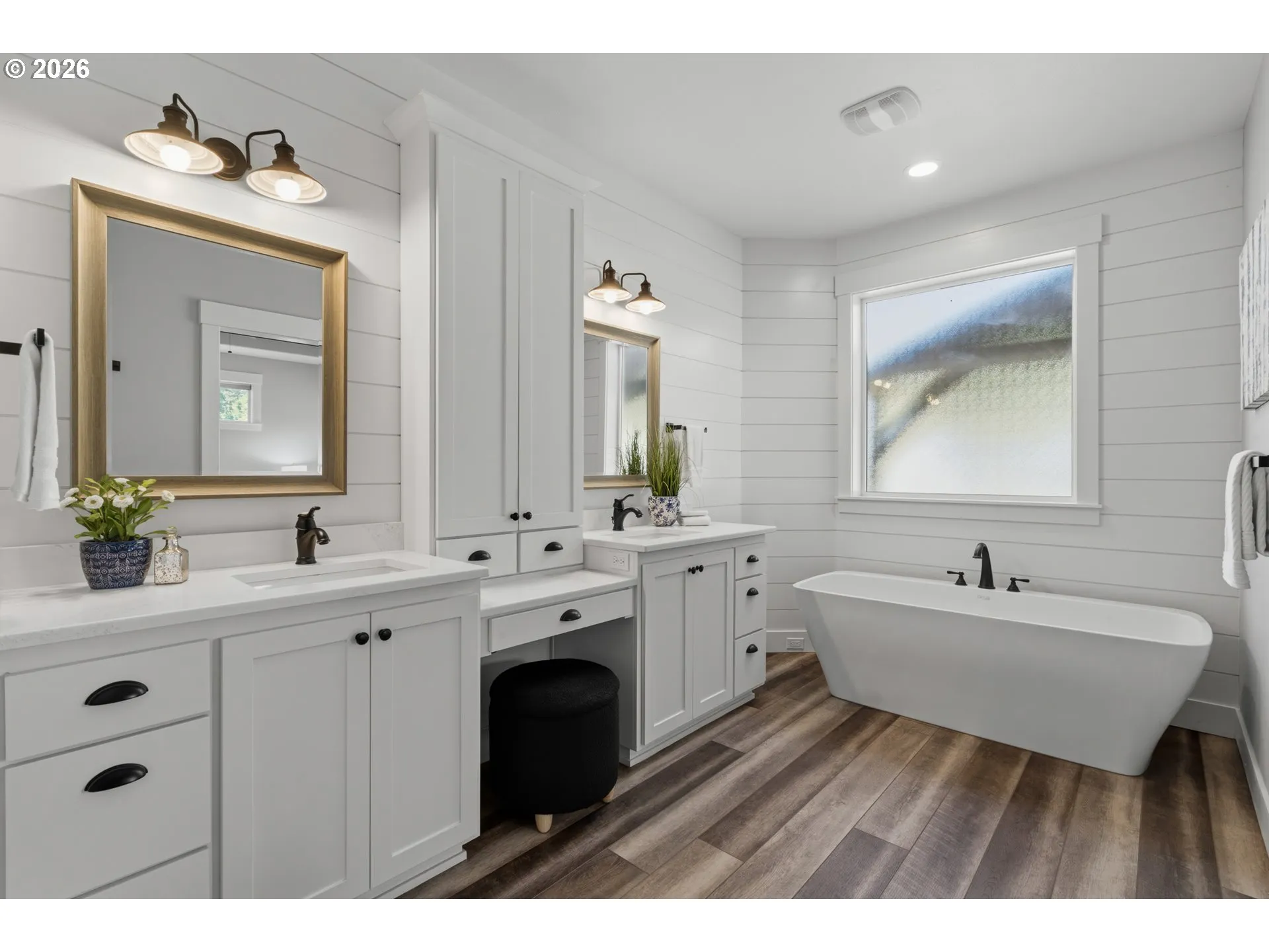 Bathroom, Attached