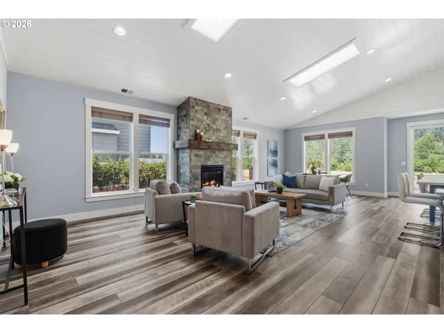 Living Room-Fireplace