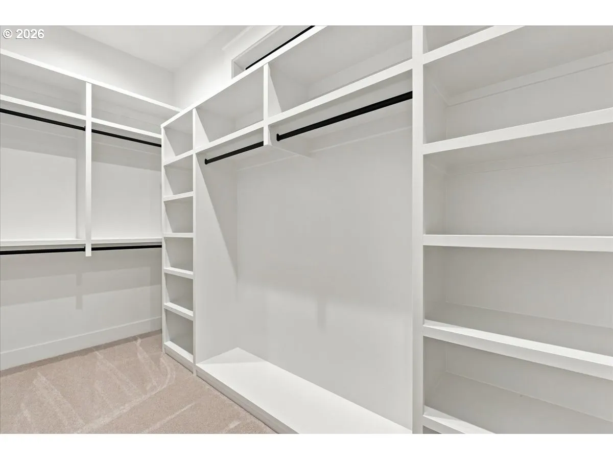 Bathroom, Attached-Walk-In Closet