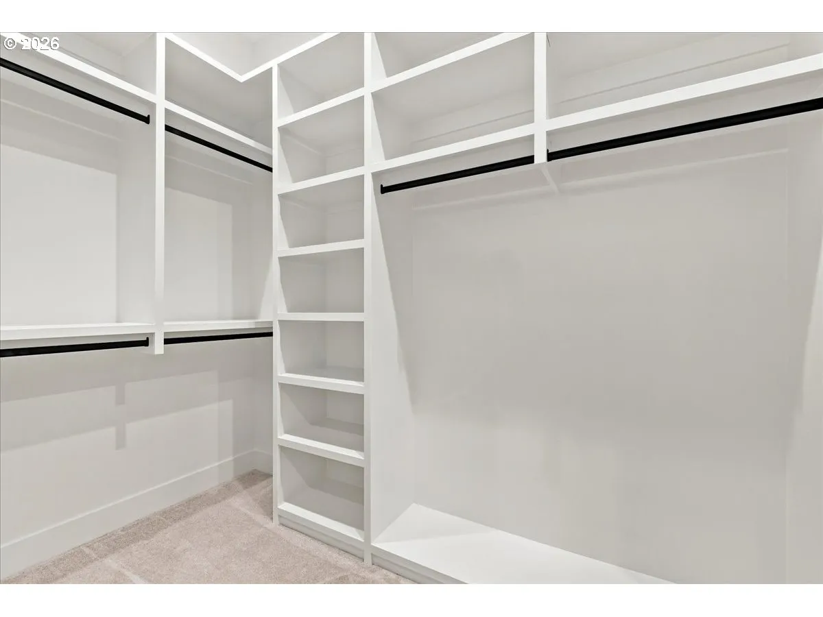 Bathroom, Attached-Walk-In Closet