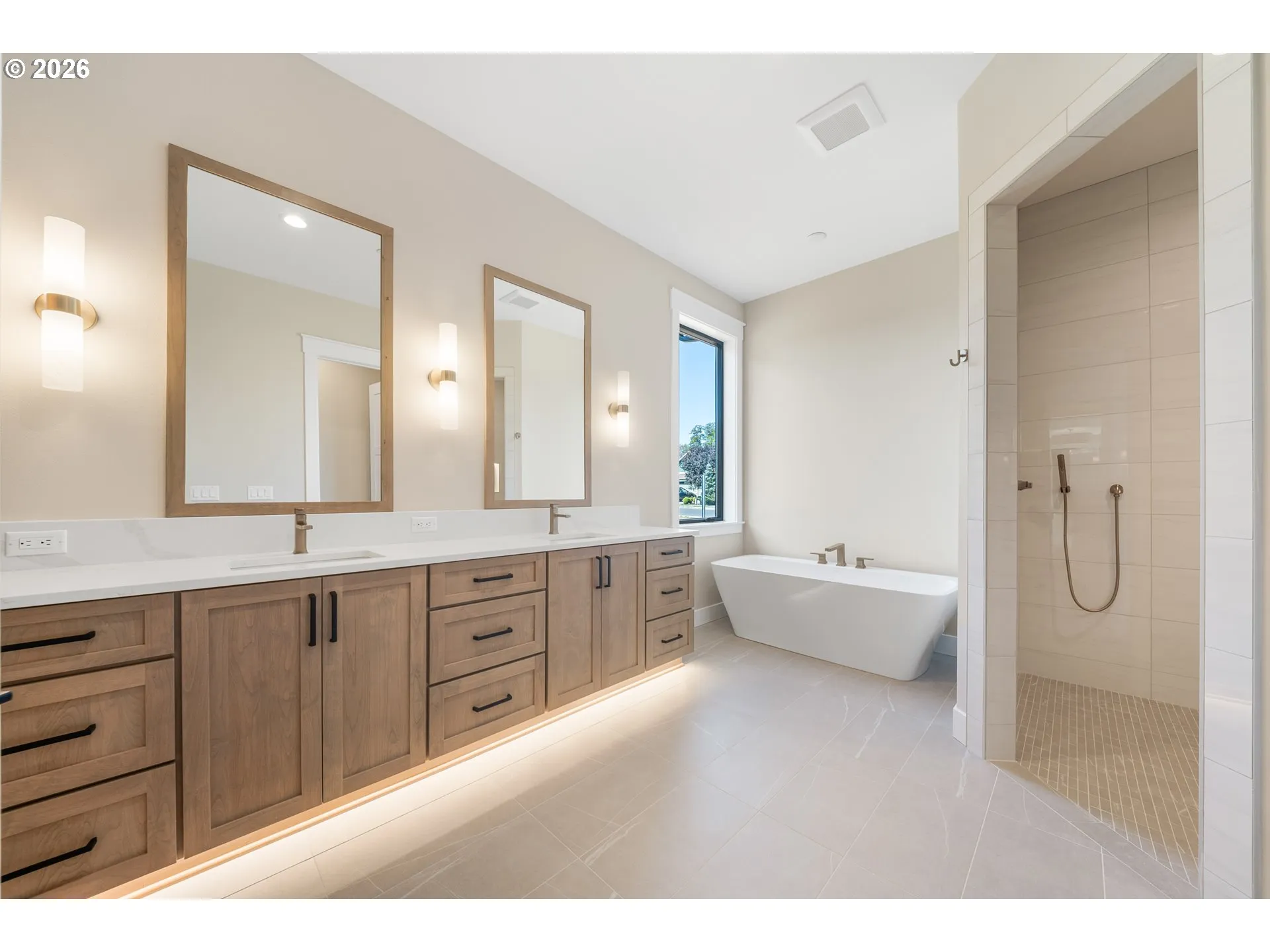 Bathroom, Attached-Garden Tub