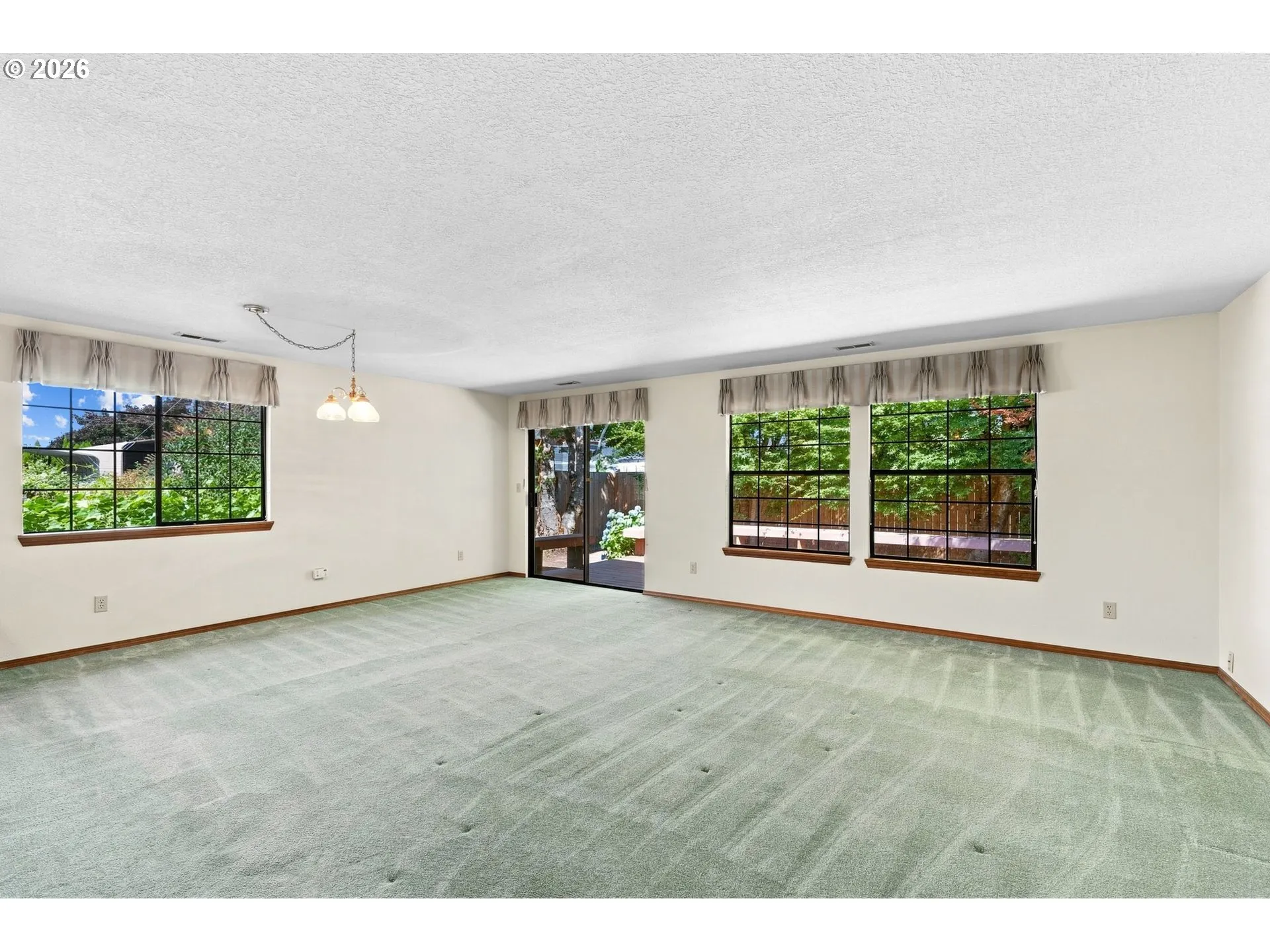 Living Room/Dining Room