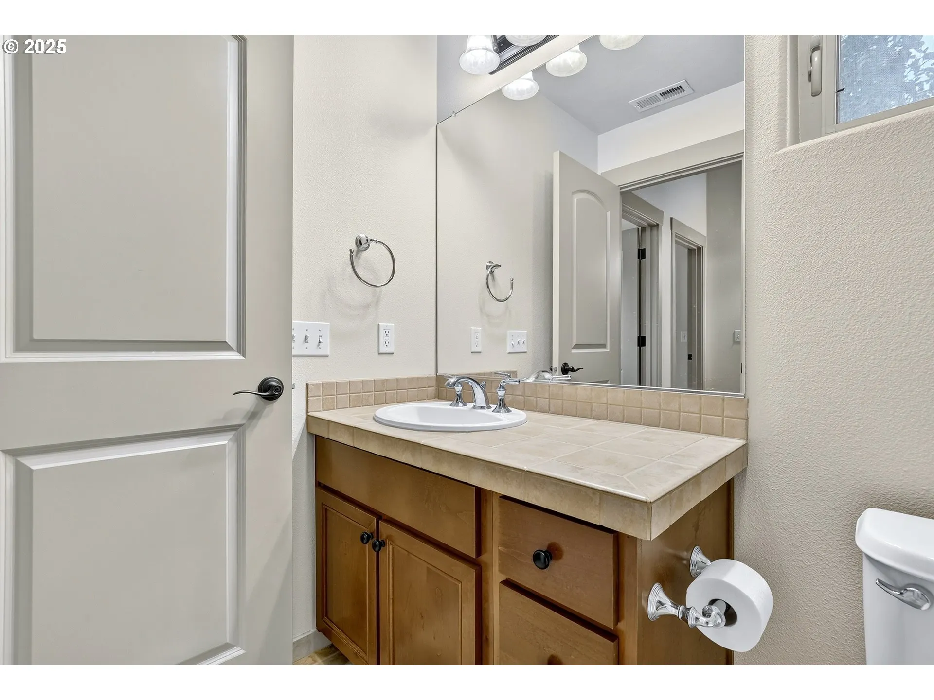 Bathroom-Upper