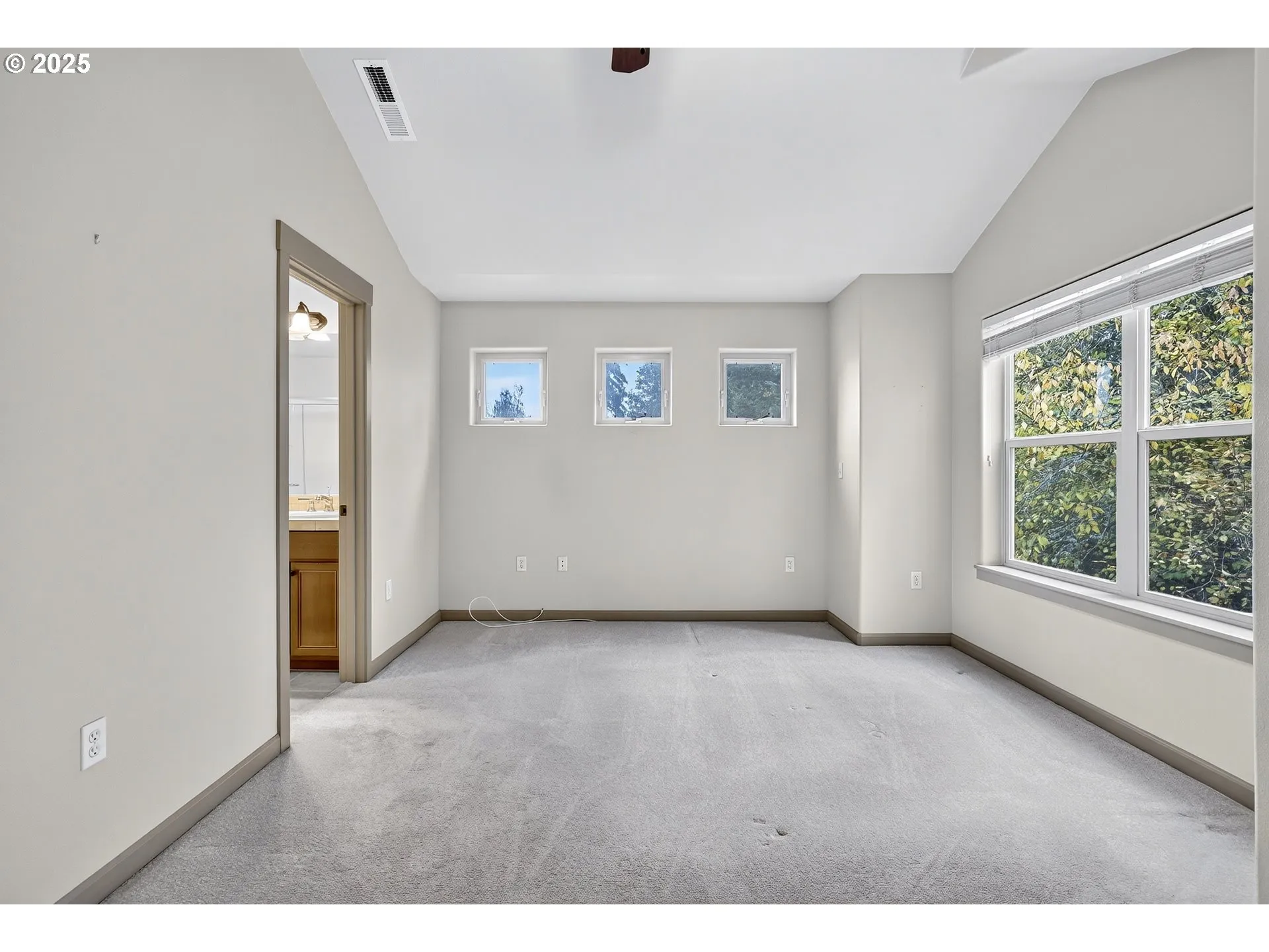 Bedroom, Primary