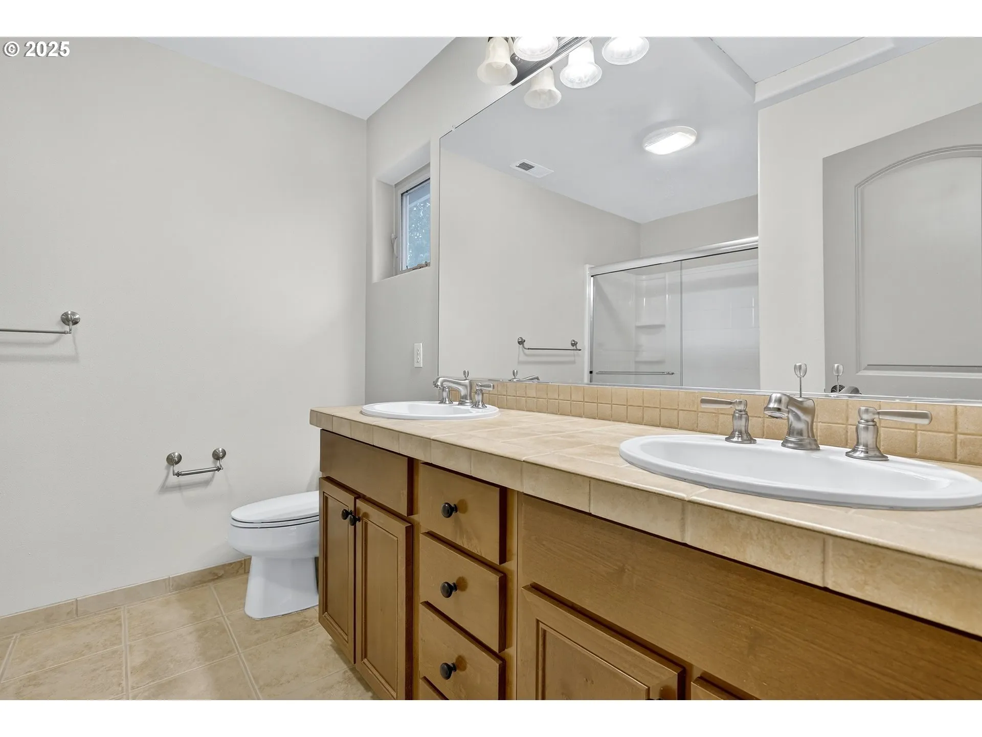 Bathroom, Attached-Double Sinks