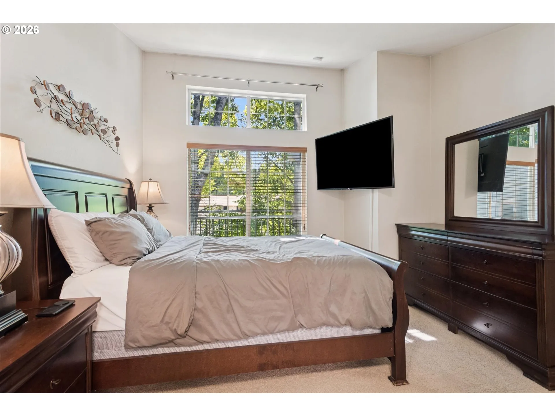 Bedroom, Owner's Suite-Vaulted Ceilings