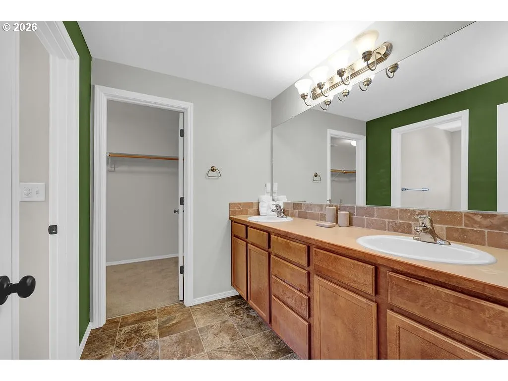 En Suite Bathroom