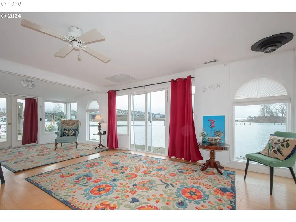 Living Room/Dining Room