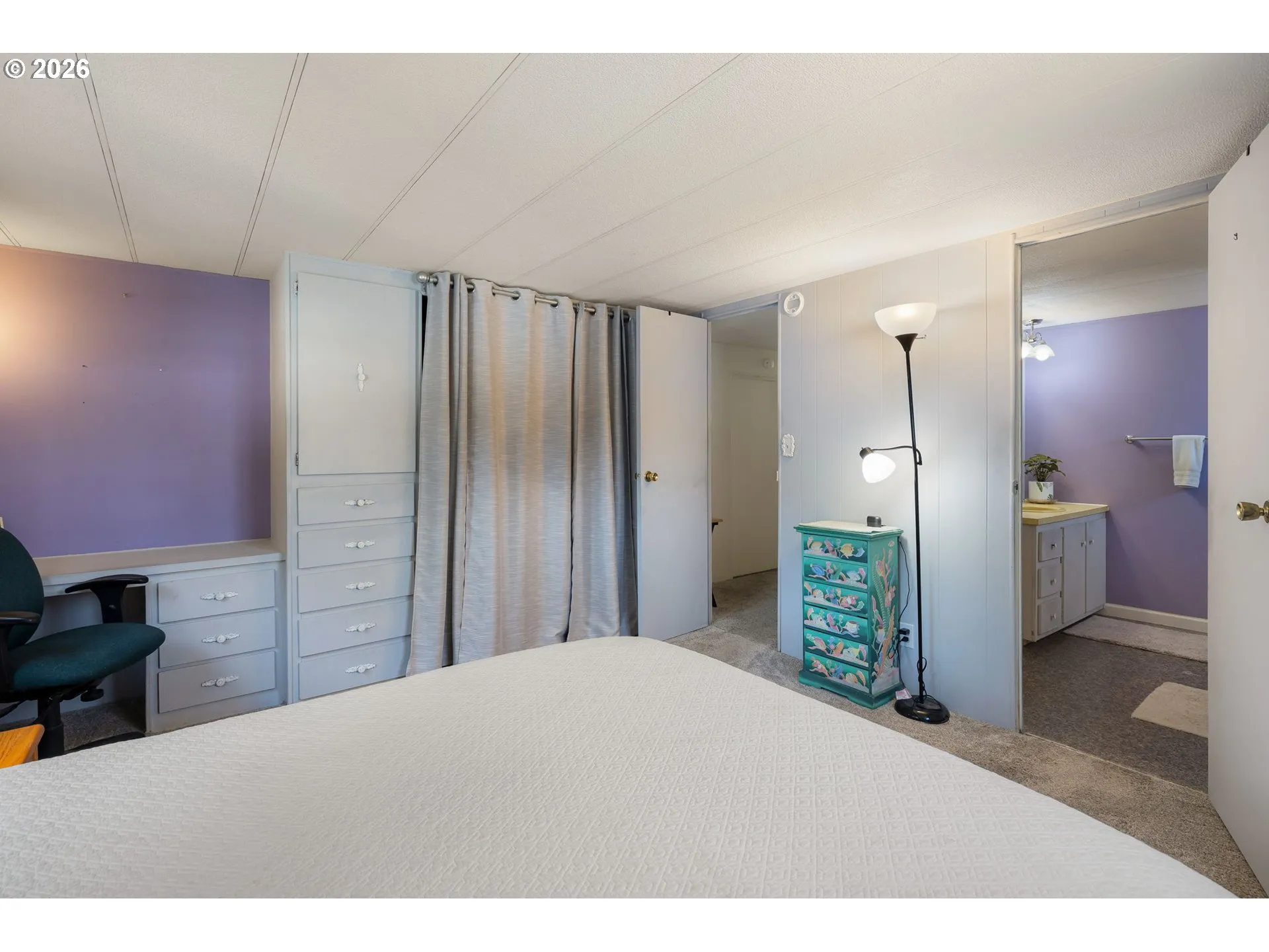 Bedroom, Primary