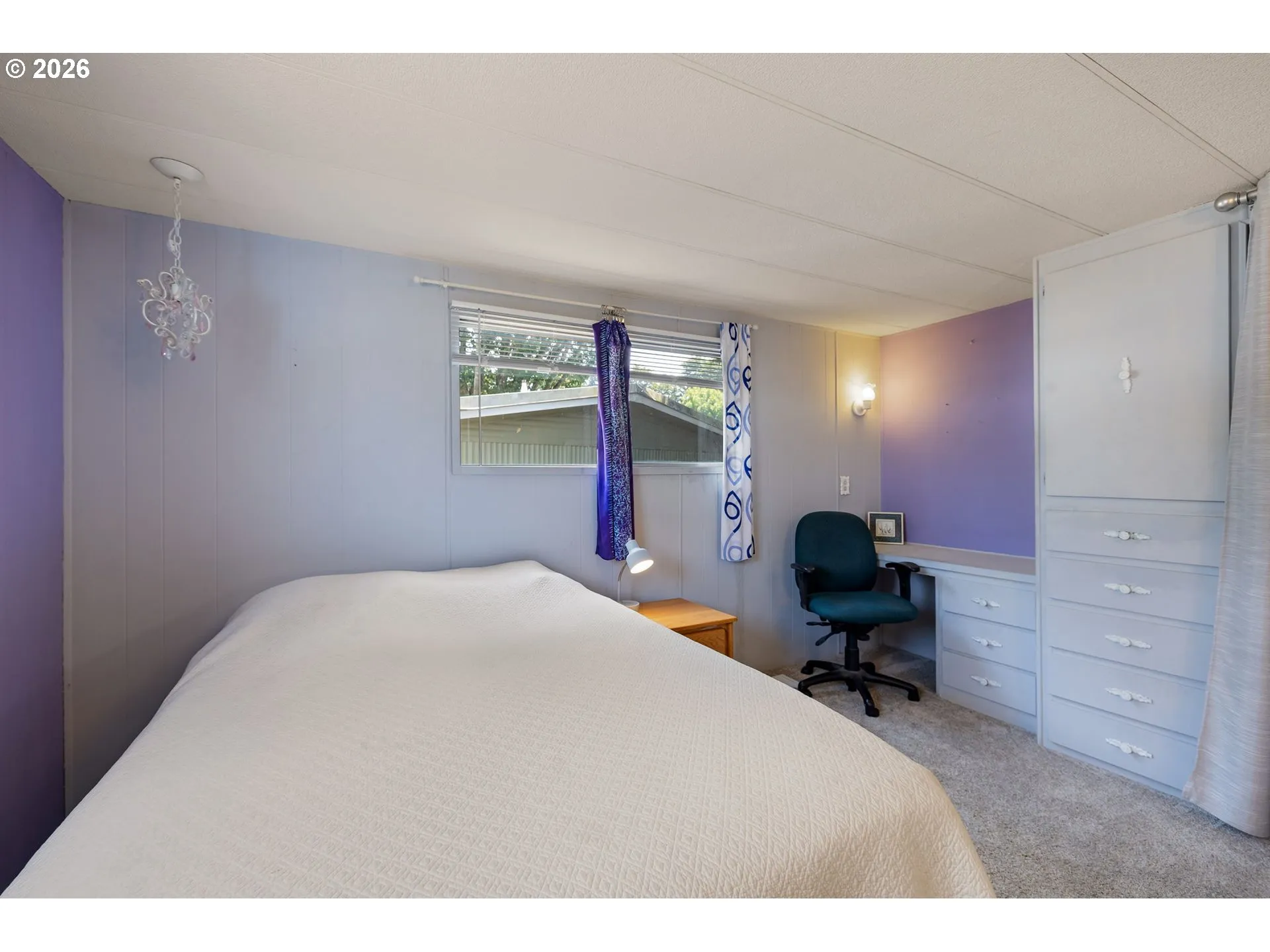 Bedroom, Primary