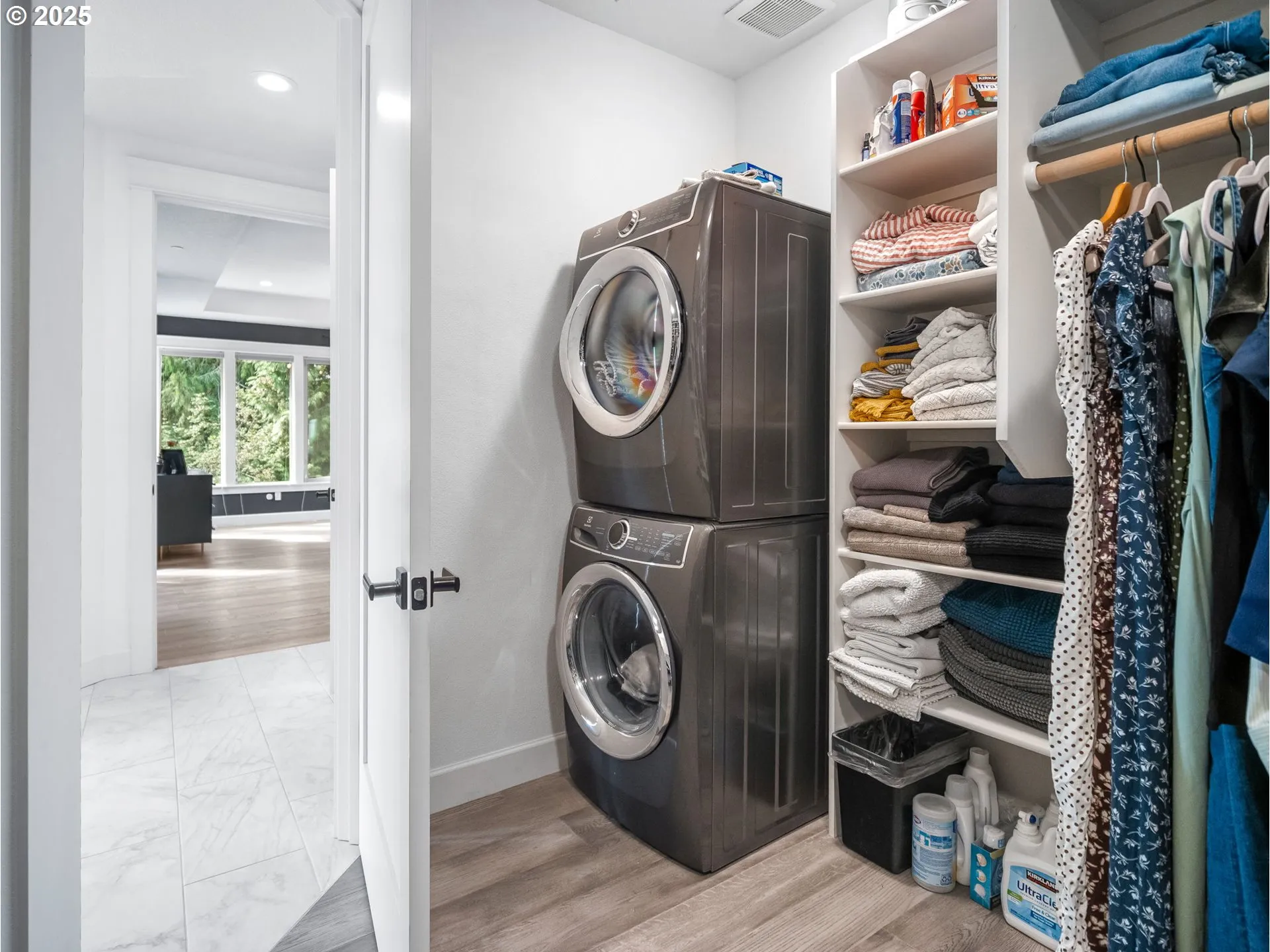 Primary Bedroom-Walk-In Closet