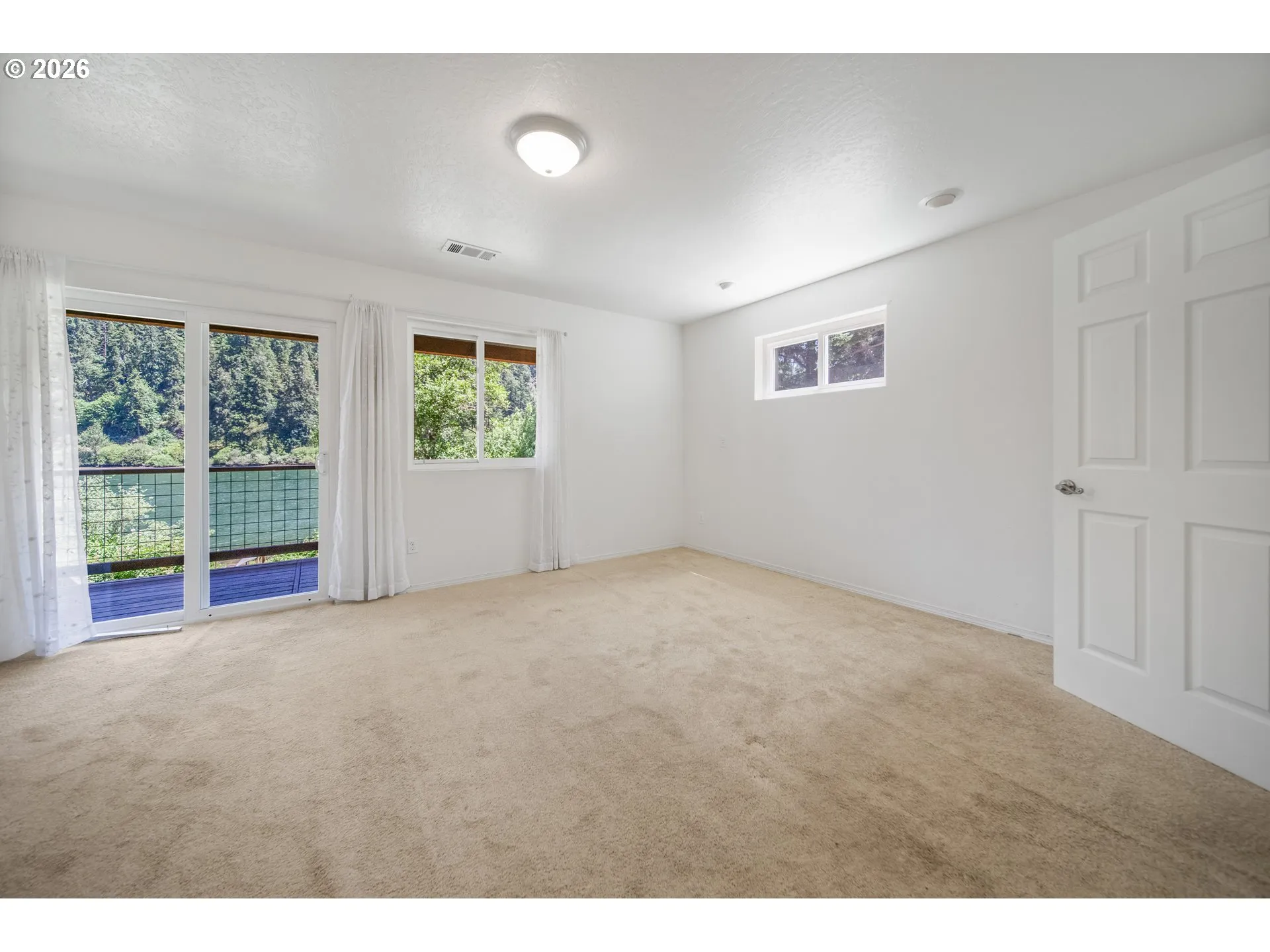 Bedroom, Primary