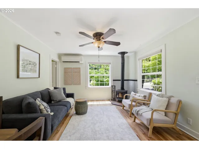 Living Room-Ceiling Fan