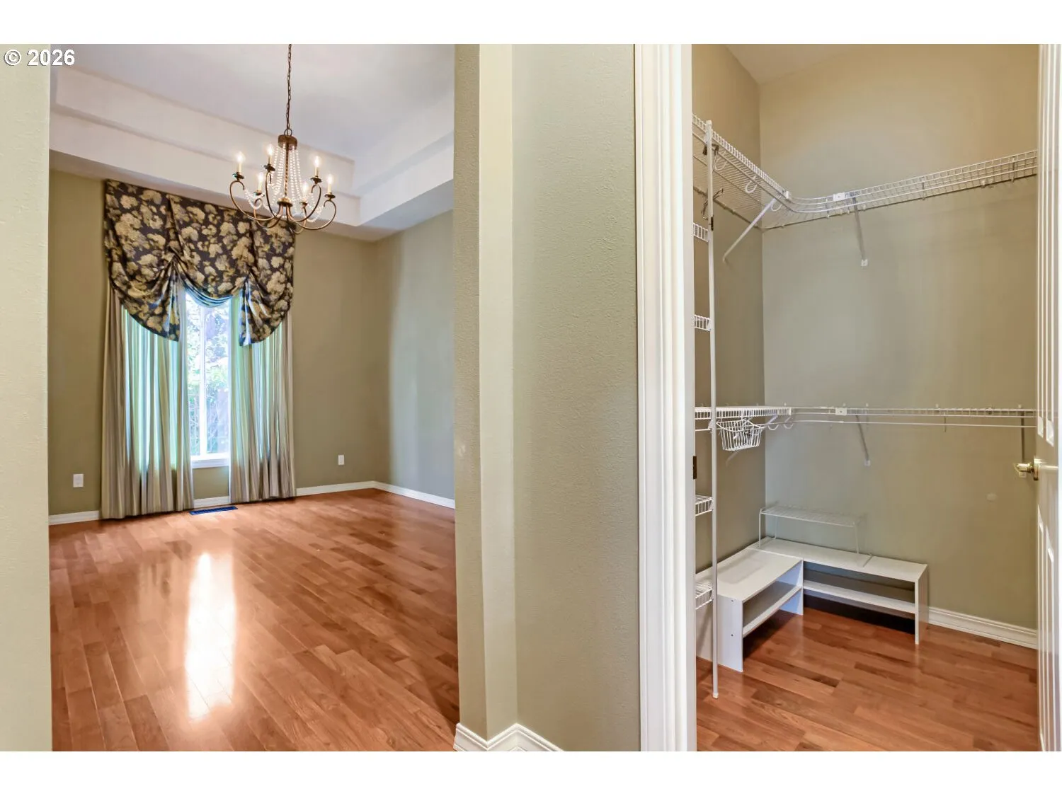 Bedroom, Owner's Suite-Walk-In Closet