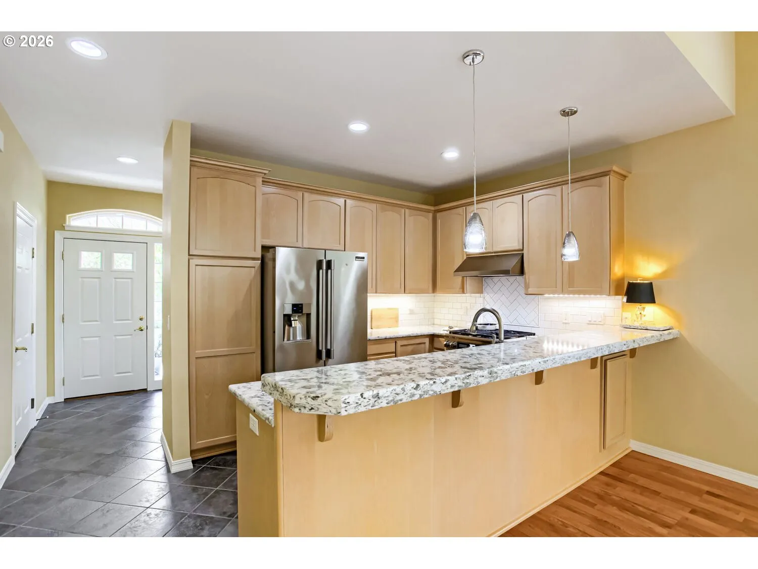 Kitchen-Breakfast Bar