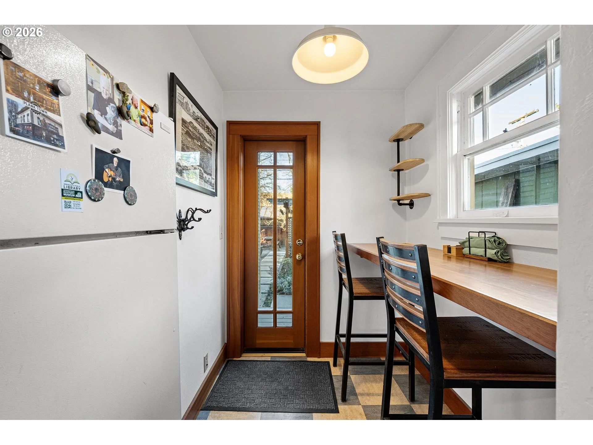 Kitchen-Breakfast Bar