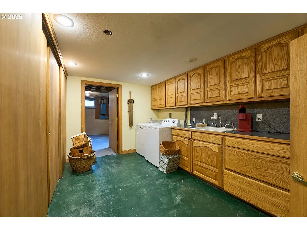 Laundry-basement