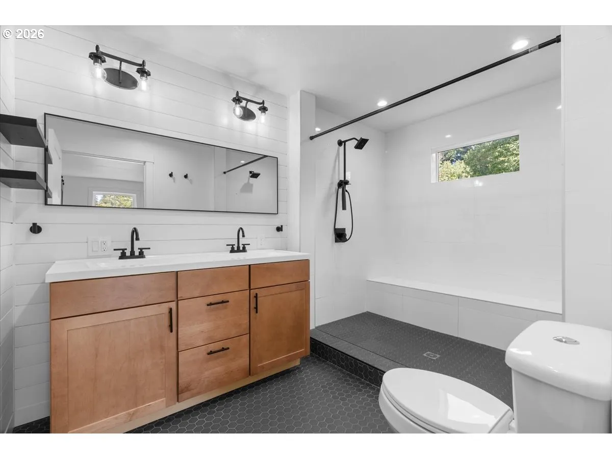Owner's Suite Bathroom-Walk in Shower