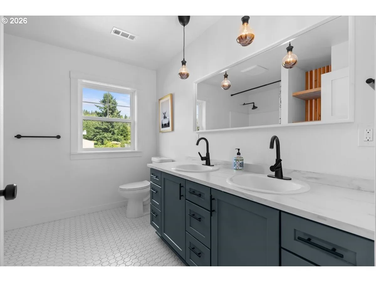 Bathroom-Upper