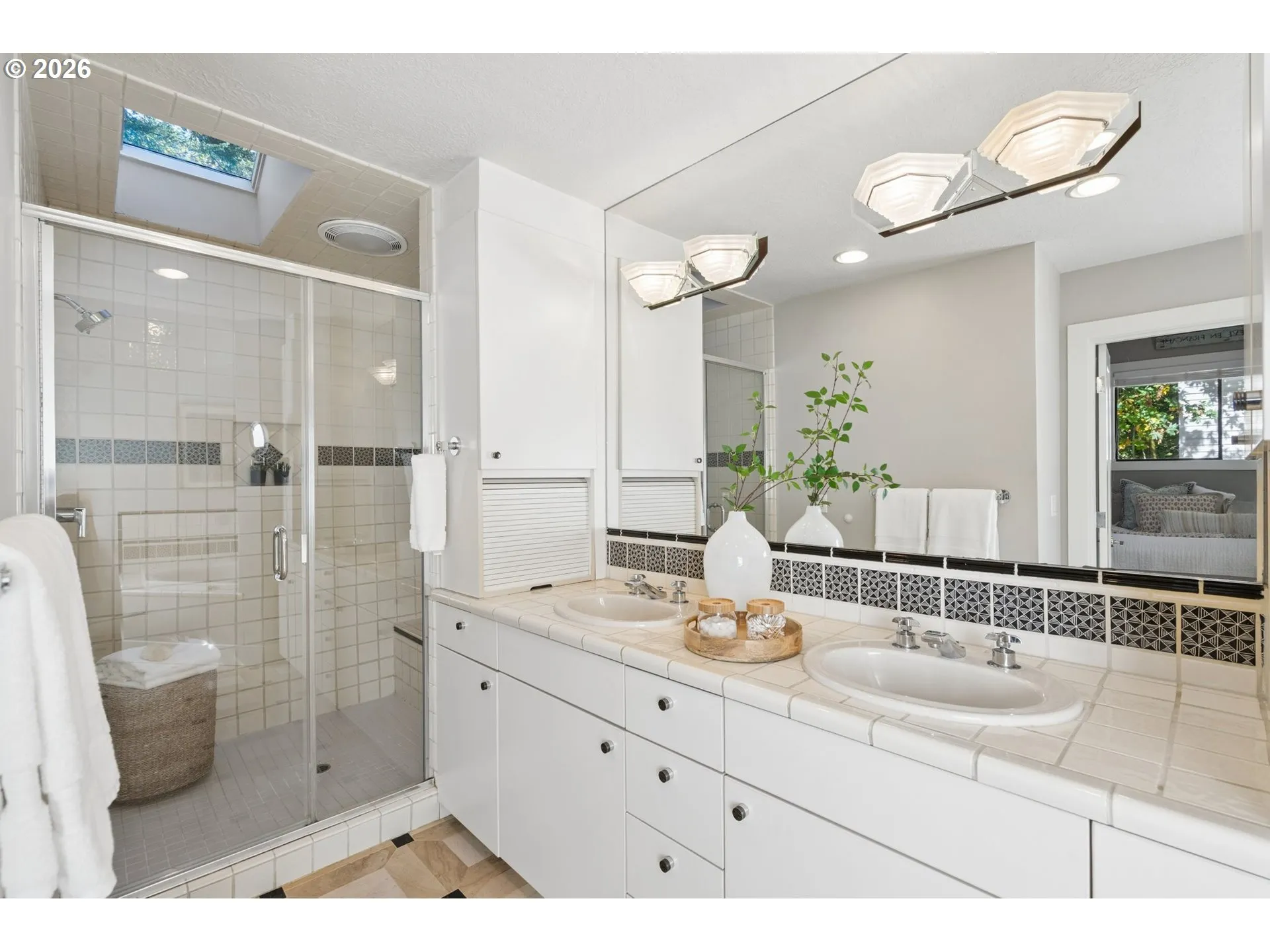 Bathroom-Walk in Shower