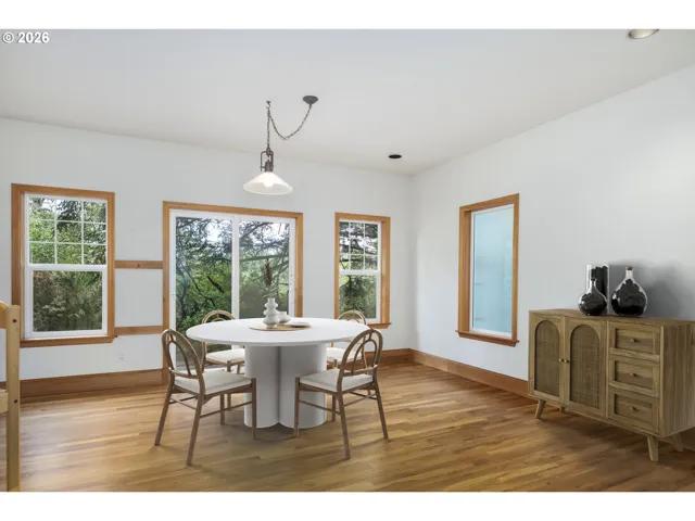 Kitchen-Eating Area