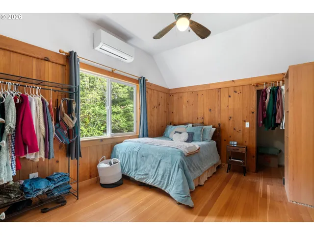 Bedroom-#2 Upper