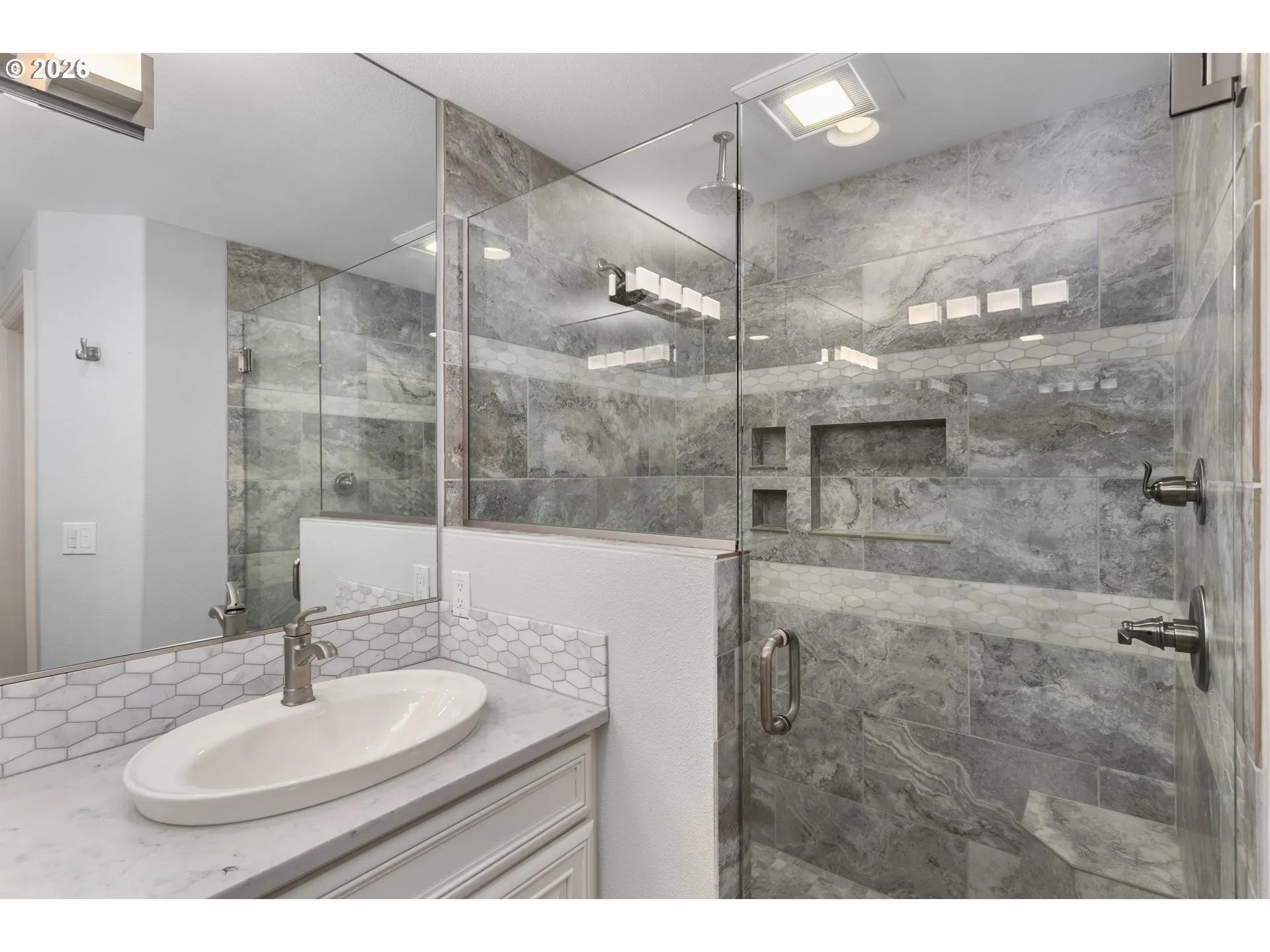 Bathroom-Walk in Shower