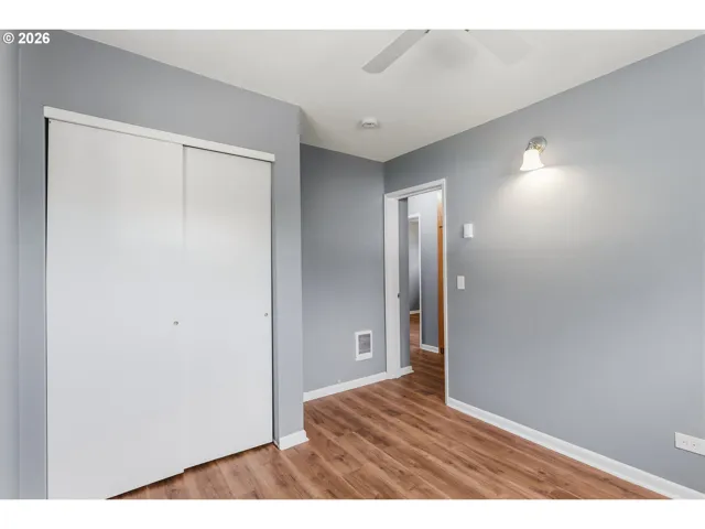 Bedroom, Primary
