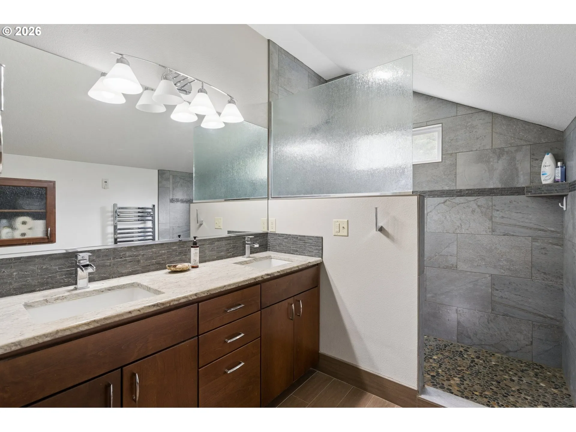 Bathroom-Walk in Shower