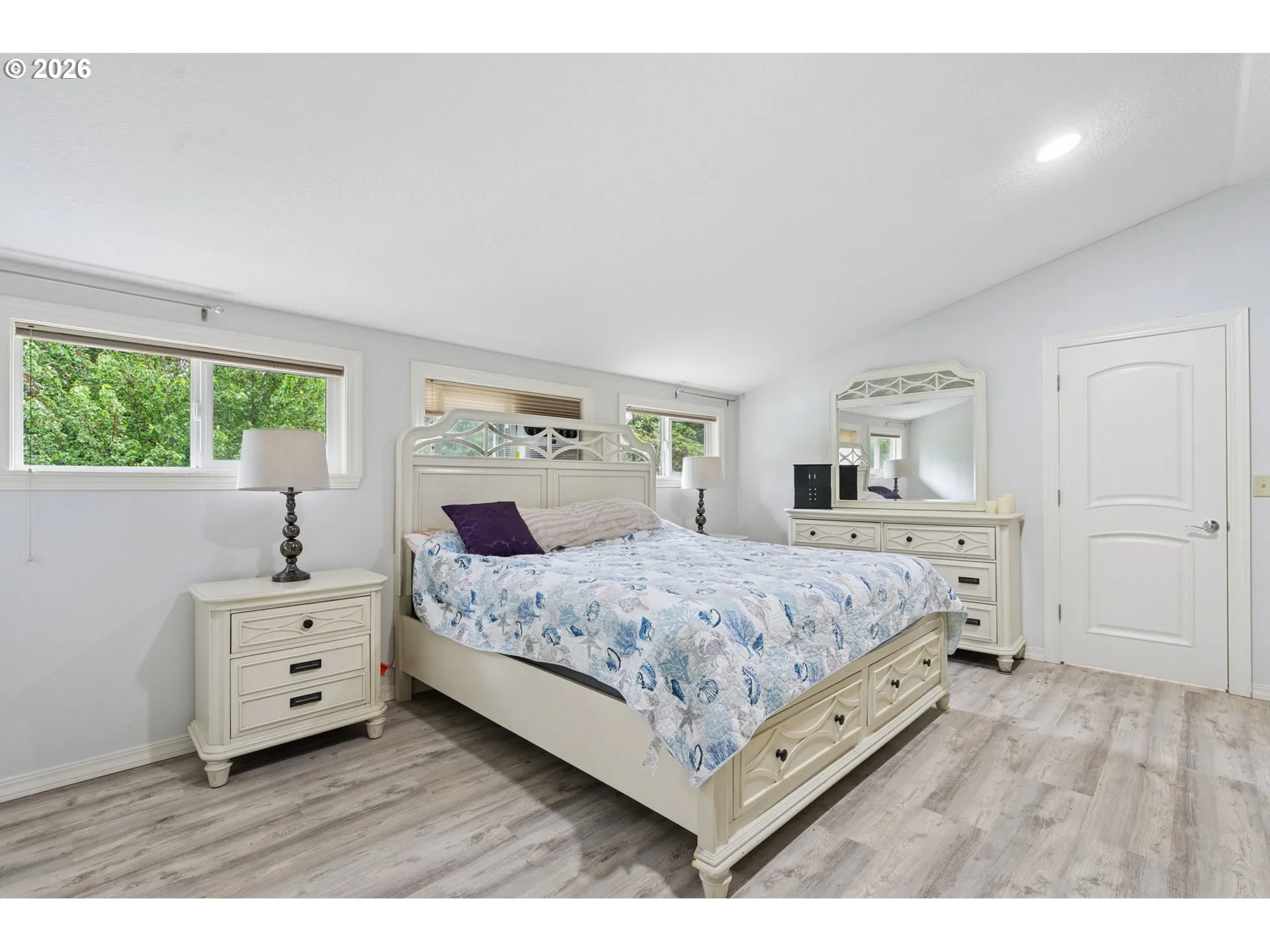 Bedroom, Primary-Vaulted Ceilings