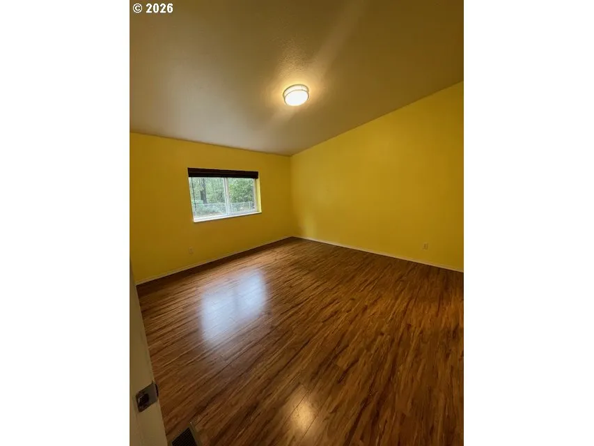 Bedroom, Primary-Vaulted Ceilings