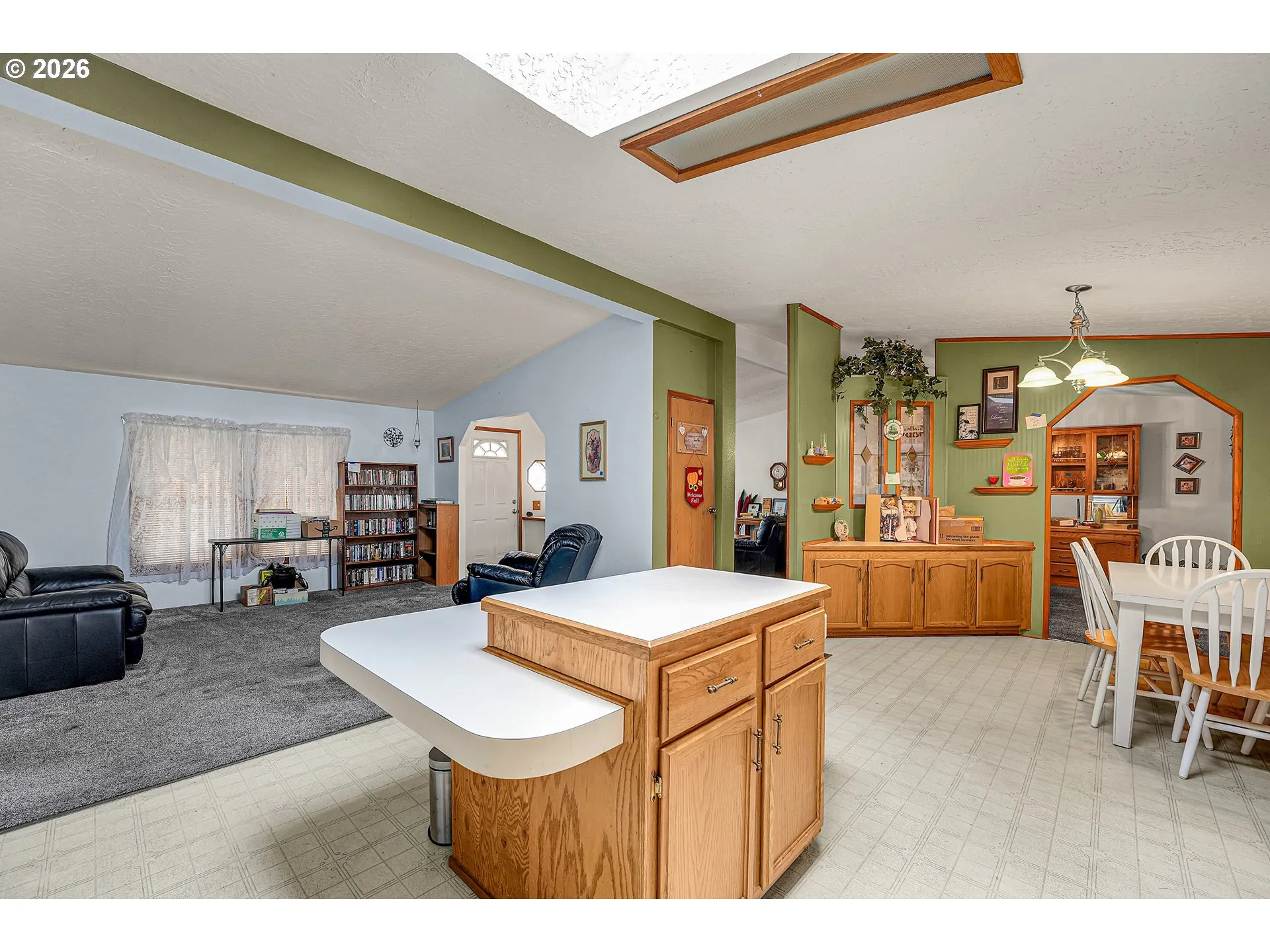Kitchen-Eating Area