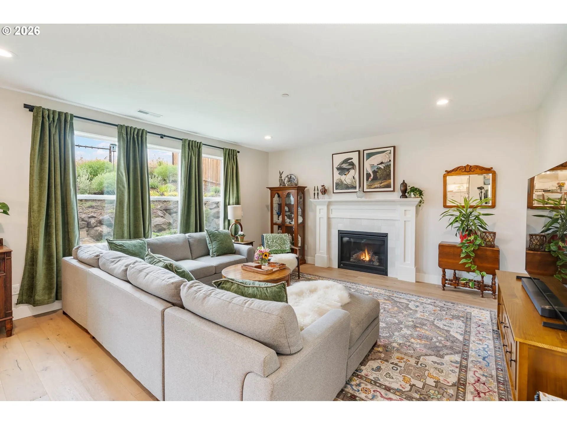 Living Room-Fireplace