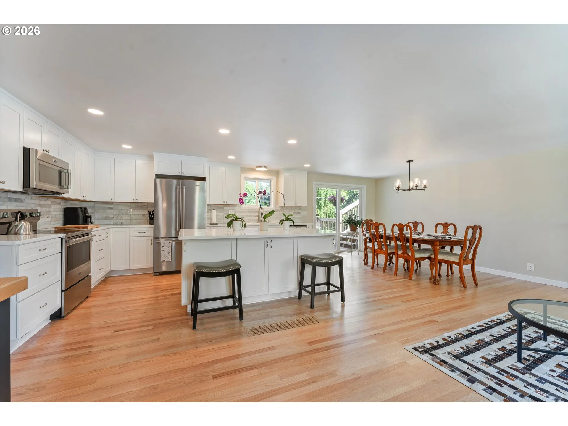 Kitchen/Dining Room-Island