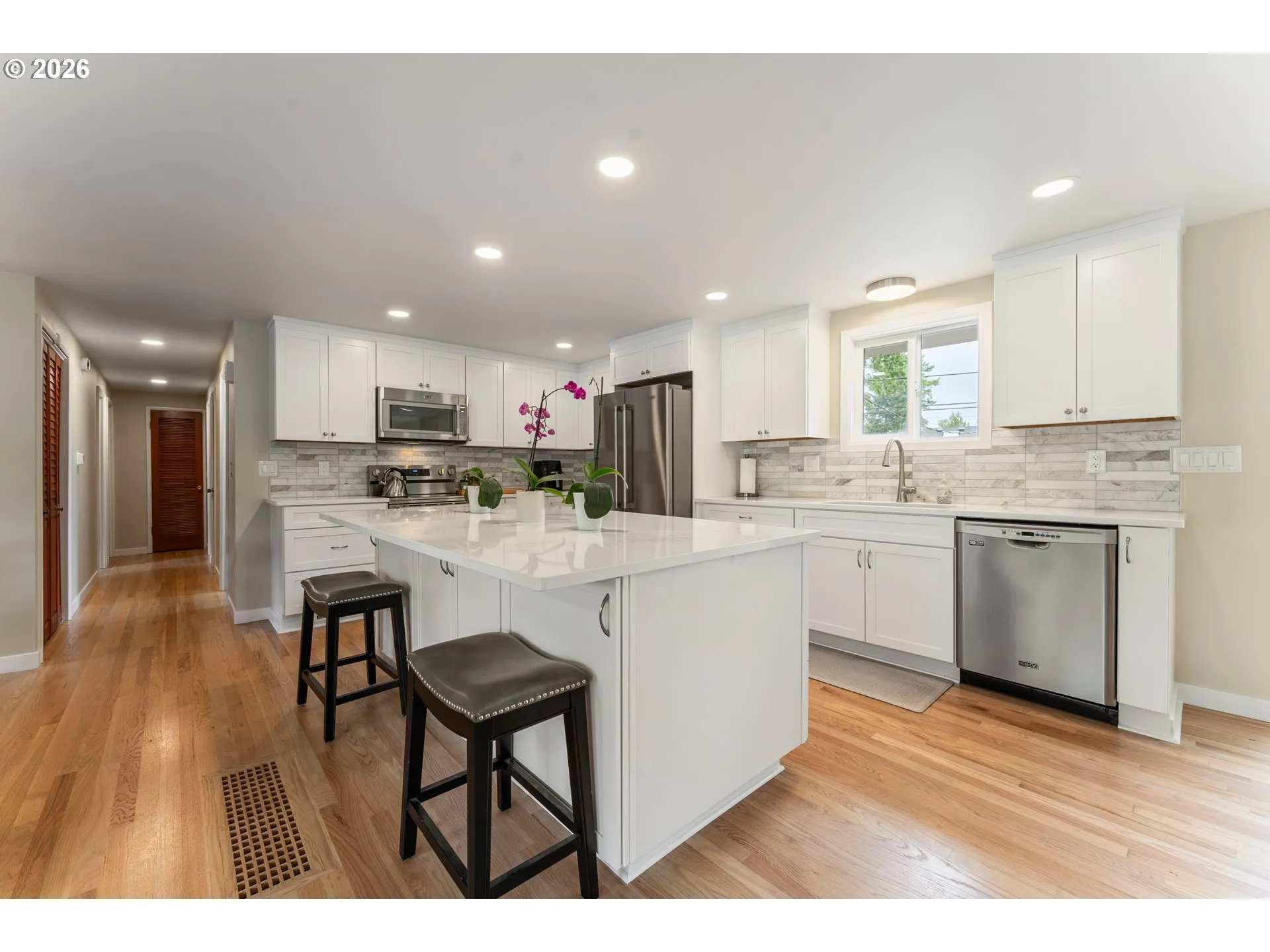 Kitchen-Eating Area