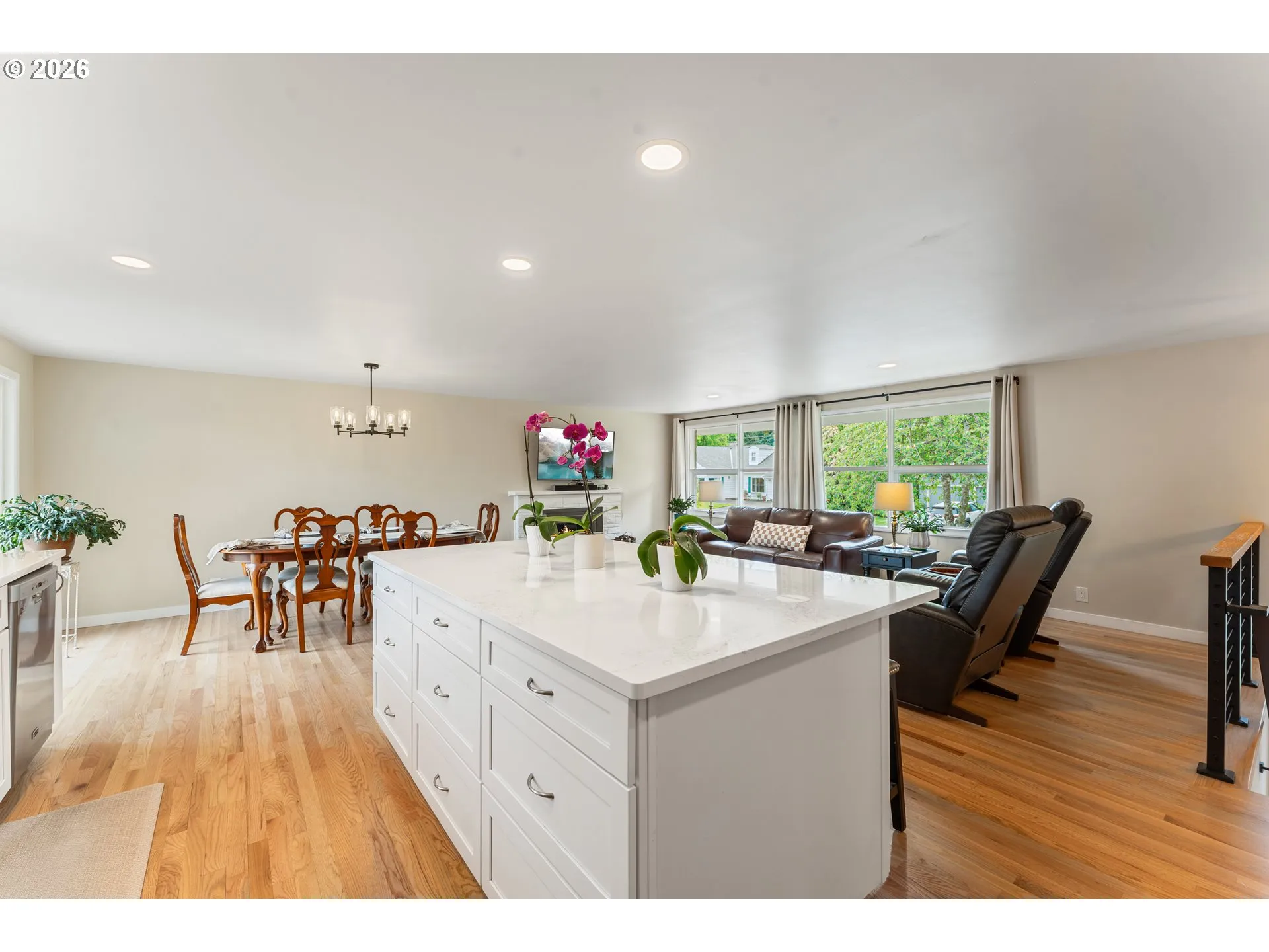 Kitchen/Living Room-Island