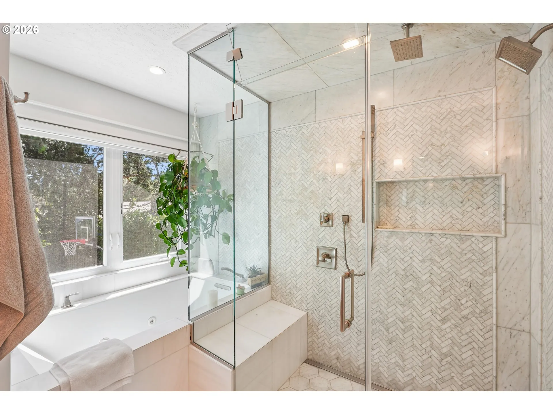 Bathroom-Walk in Shower