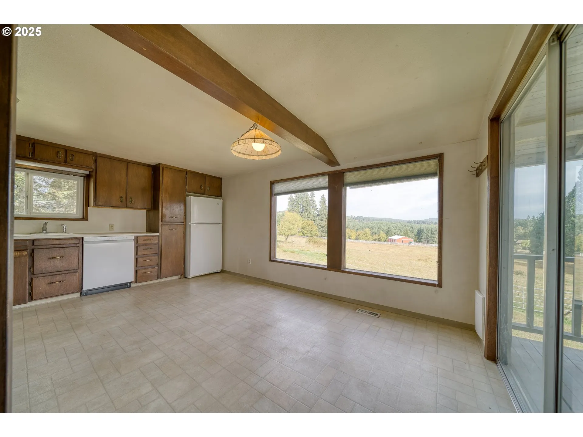 Kitchen-Eating Area