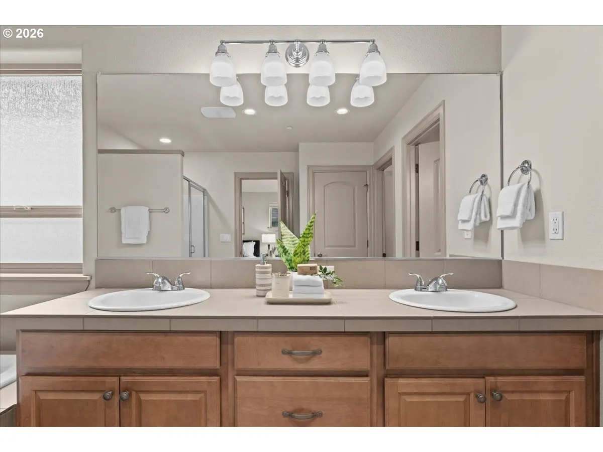 Bathroom, Attached-Double Sinks