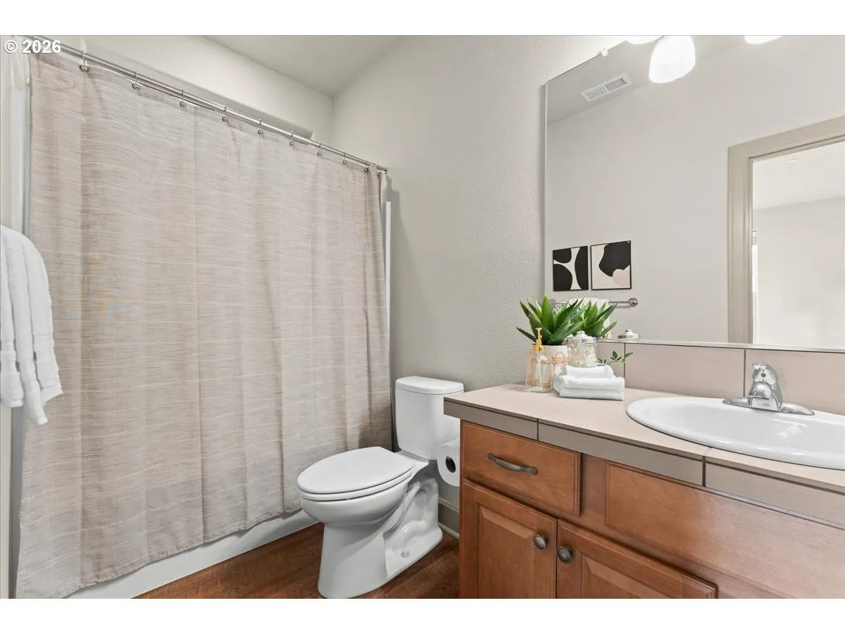 Bathroom, Attached-Main