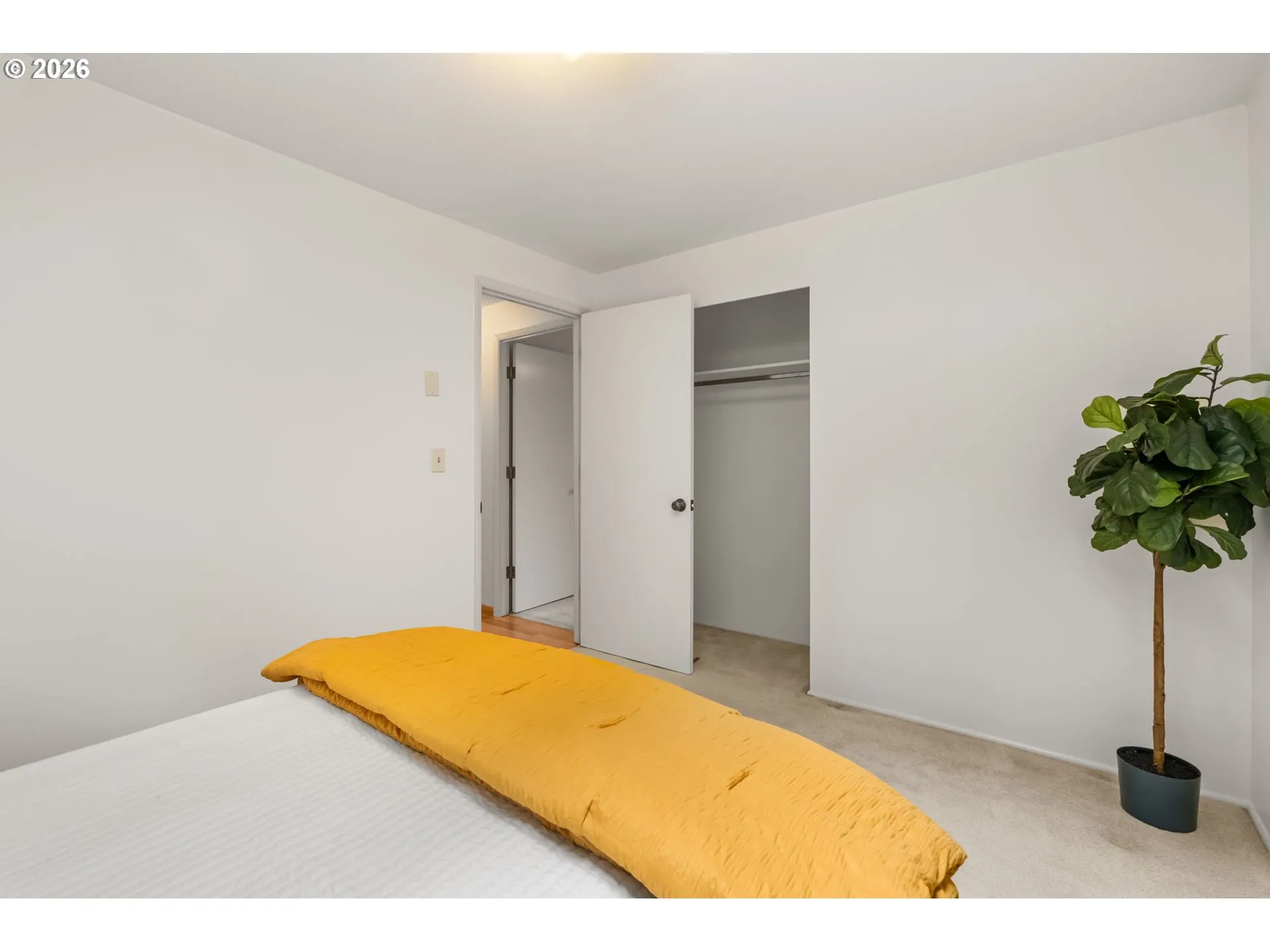 Bedroom, Primary