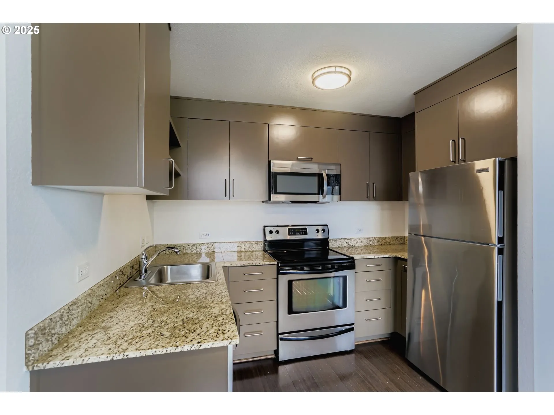 Kitchen-Wide Angle/Fisheye