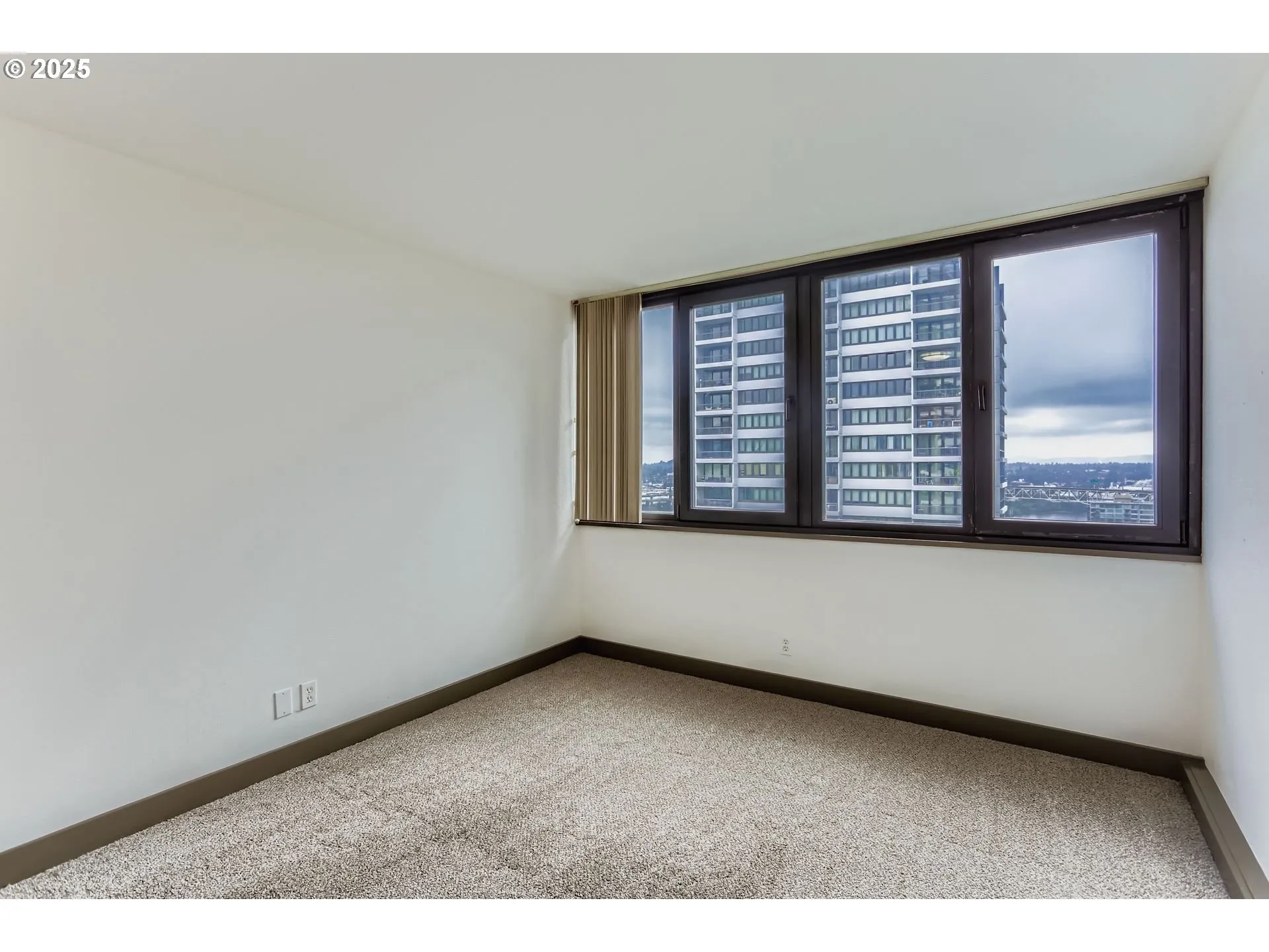 Bedroom-Wide Angle/Fisheye