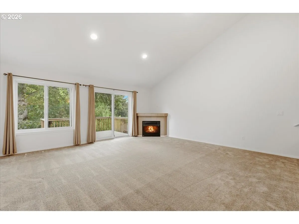 Living Room-Vaulted Ceilings