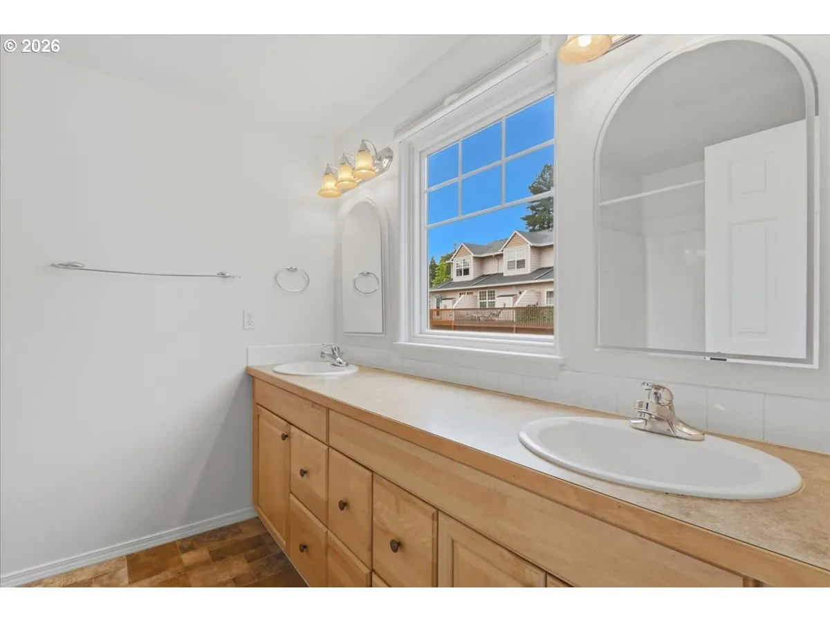 En Suite Bathroom-Upper