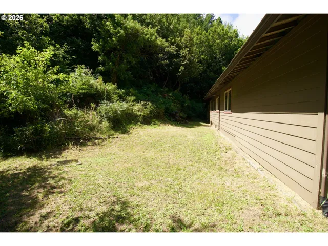 Yard-Back