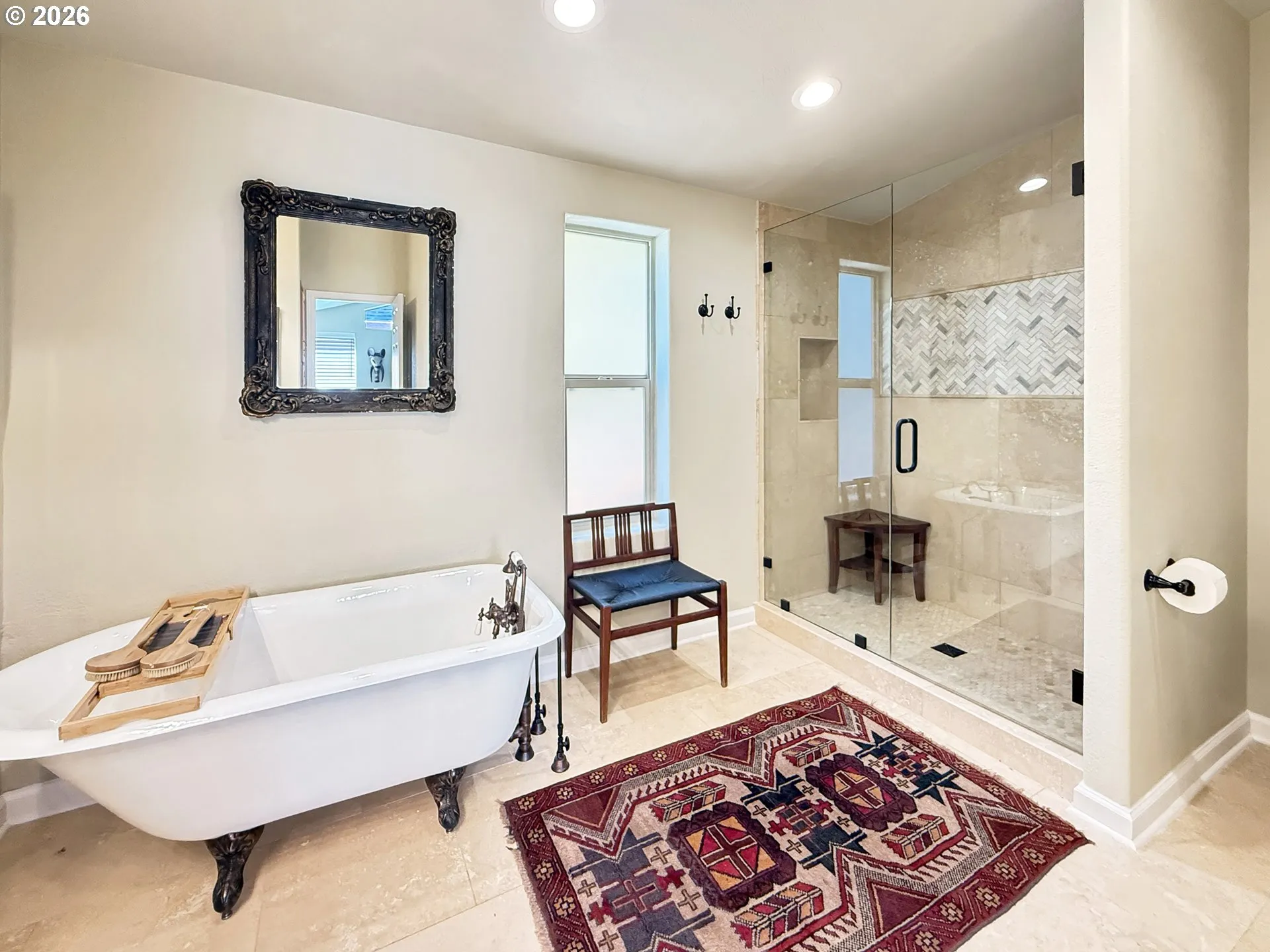 Bedroom-Full Bathroom