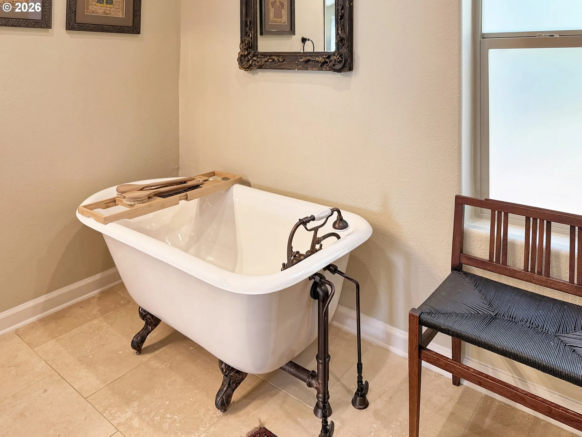 Bedroom-Full Bathroom